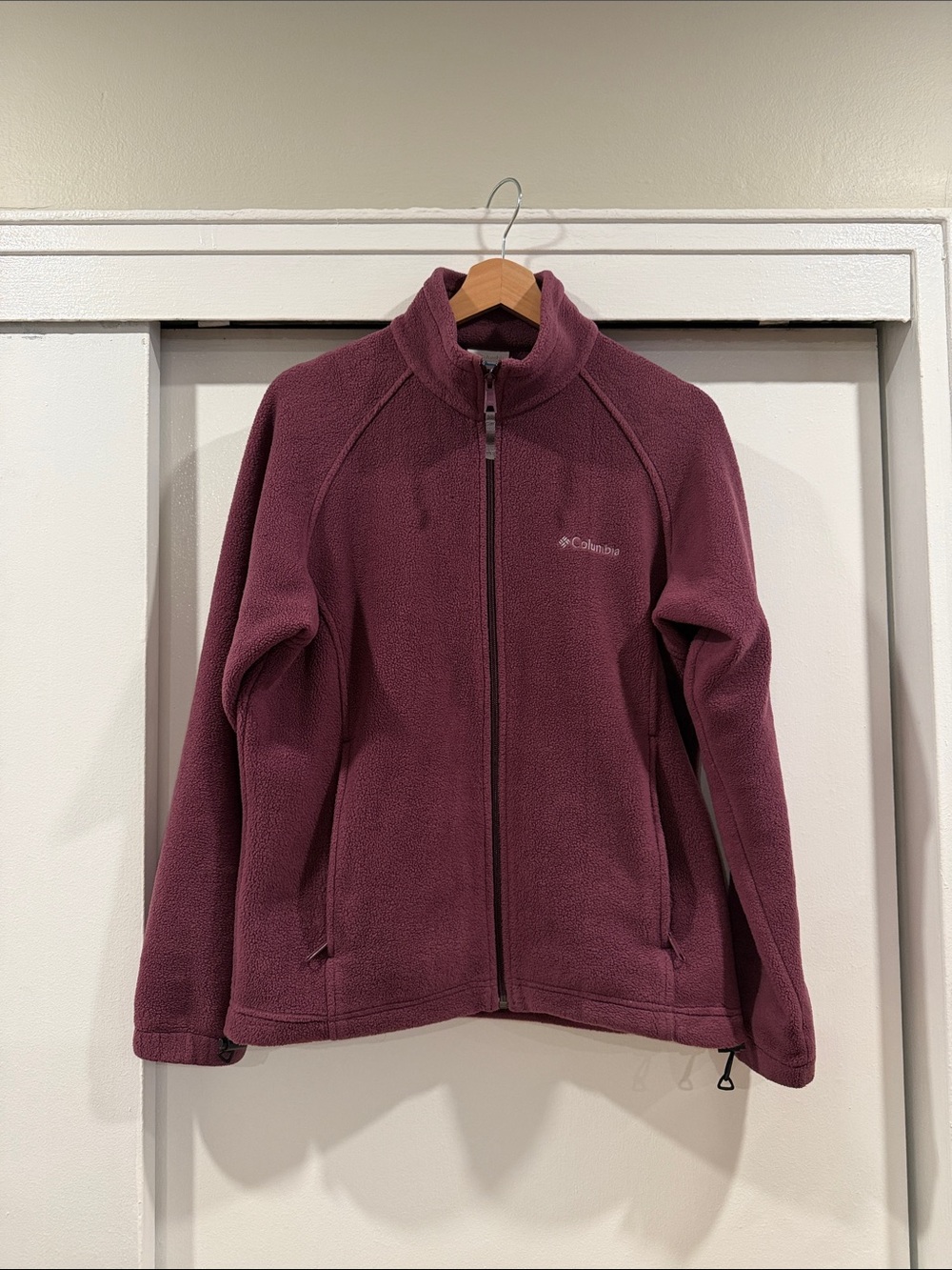 Columbia Woman’s Full-Zip Fleece Jacket / Plum/ Size Small/ Like New